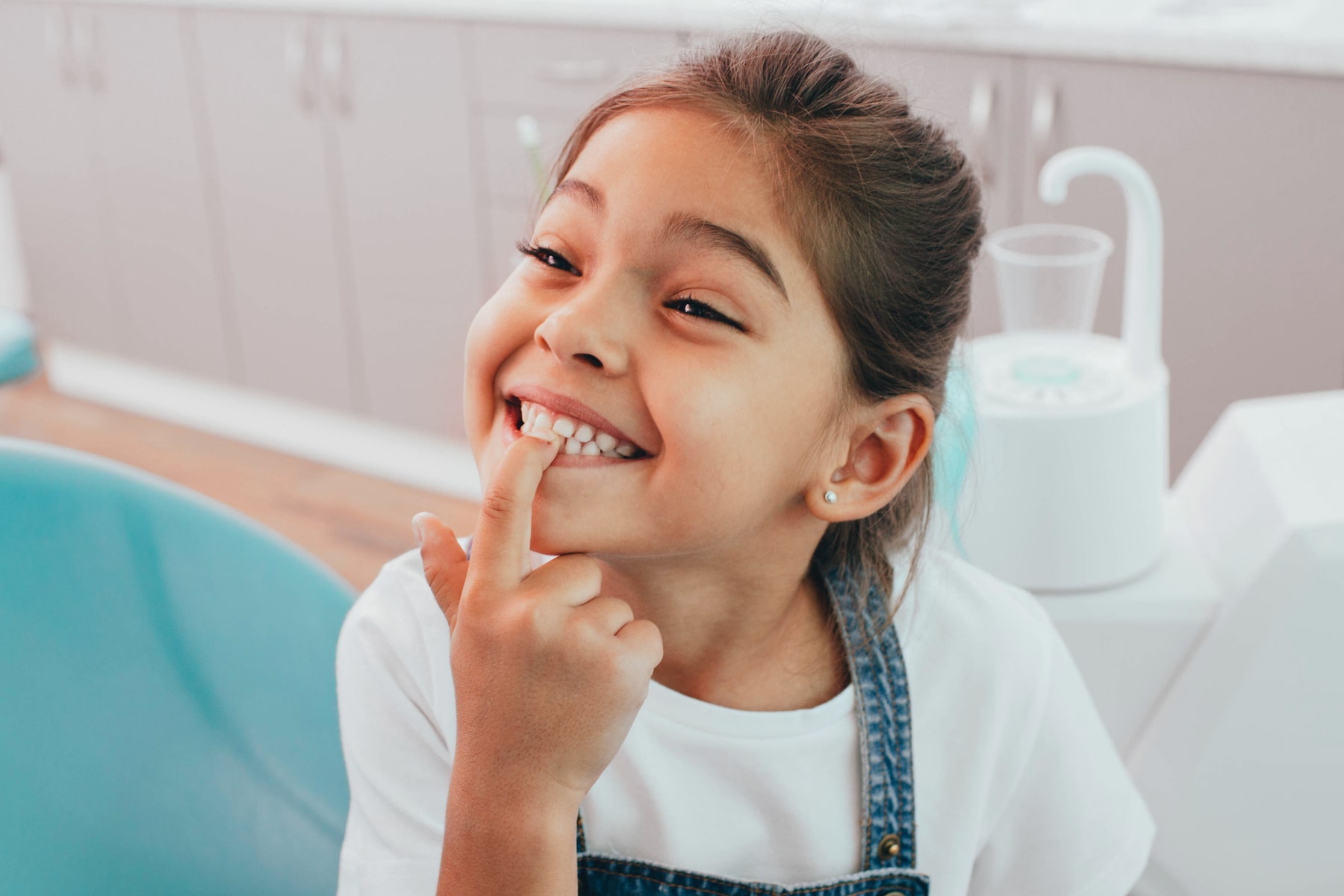 find out how family dentists make children comfortable at the dentist with great info from Jensen Family Dental in Bayport MN